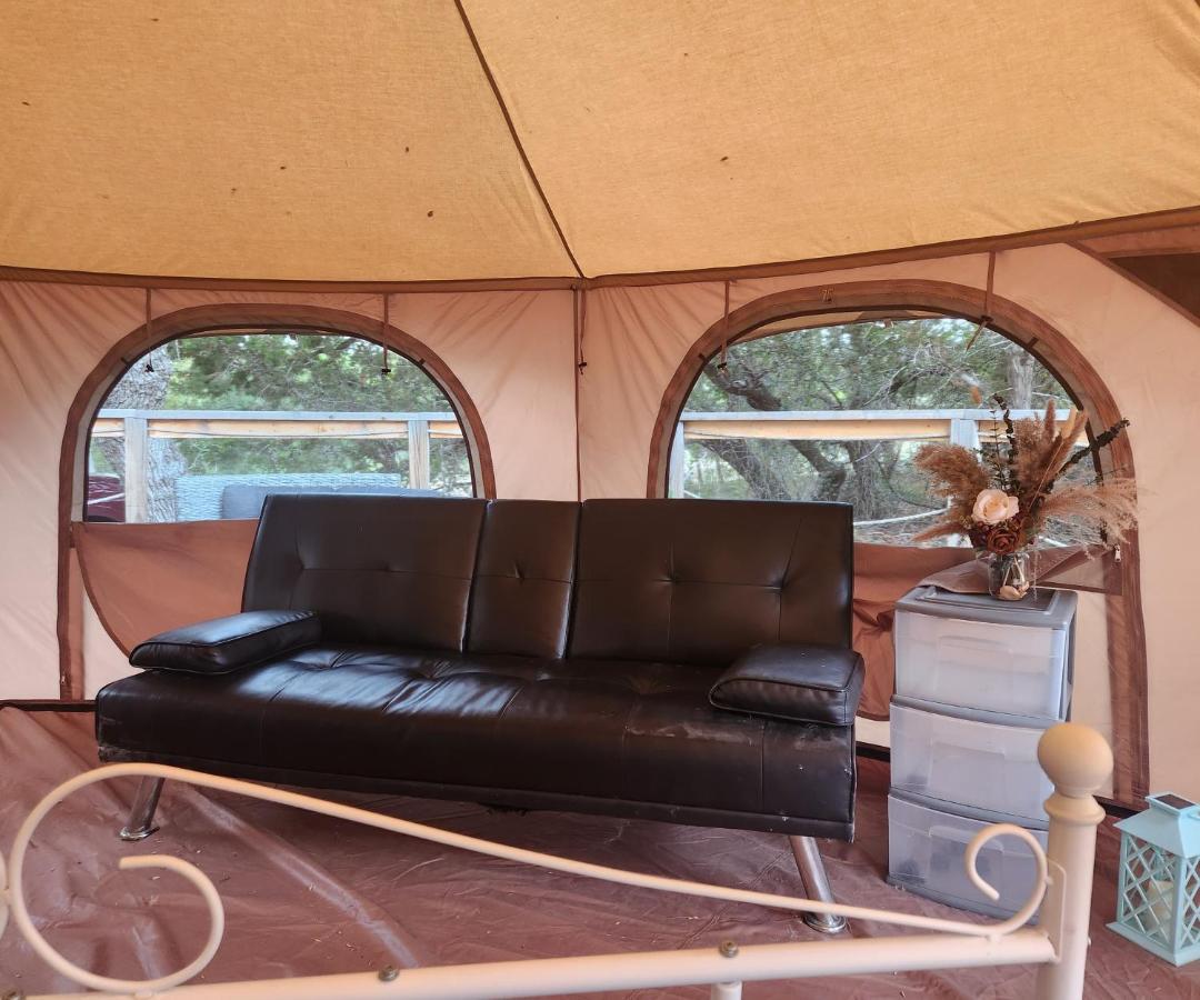 Hotel Al'S Hideaway Glamping Tents Pipe Creek Exterior foto